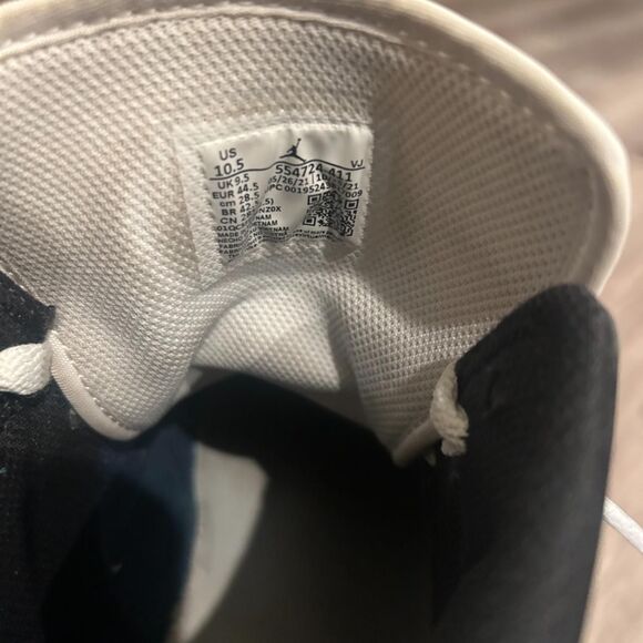 Jordan Men's Navy and Blue Trainers - Picture 5 of 6